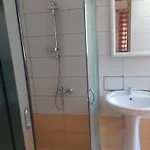 ηω Hotel 2*